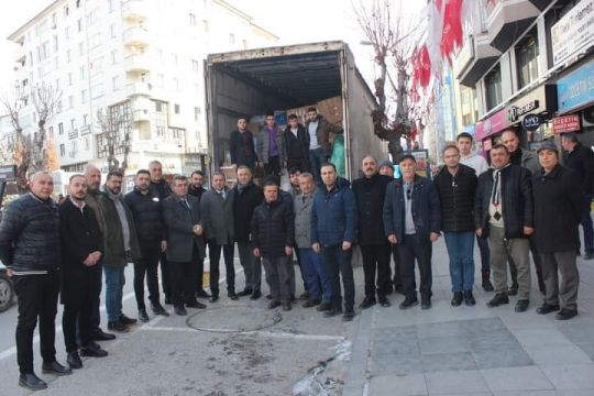 CHP’nin yardım tırı bölgeye gönderildi