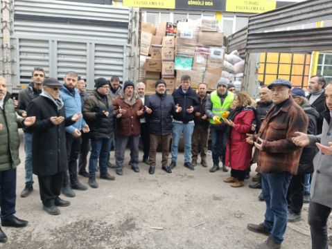 İYİ PARTİ EKİBİ, BÖLGEYE YARDIMLARI ULAŞTIRDI