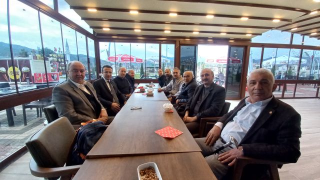 YEREL BASININ SORUNLARI GÖRÜŞÜLDÜ