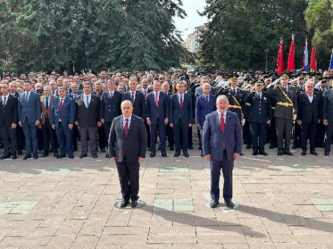 Cumhuriyetimizin 100.yılında ATA’ya saygı
