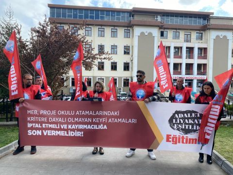 Bakan Tekin Çorum’da, Eğitim-İş eylemde…