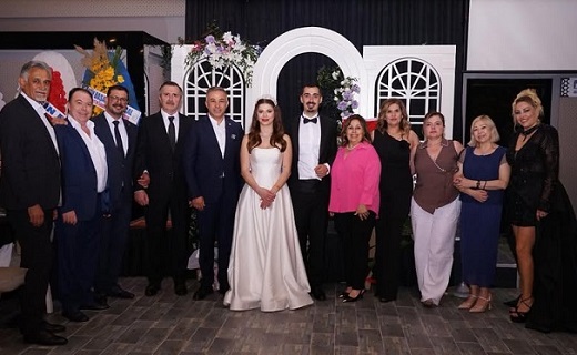 Mina Büke ile Arda Boran çifti hayatını birleştirdi