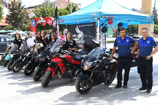 'Kadın Motosikletçiler' festival için kolları sıvadı