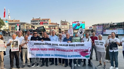 'Savaşa hayır, barış hemen şimdi' diye haykırdılar