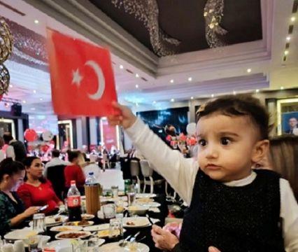 CHP'DEN GÖRKEMLİ 'CUMHURİYET' BALOSU
