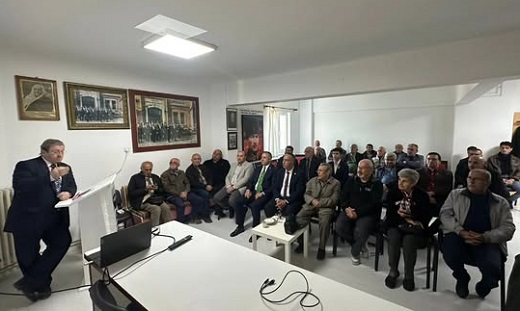 'Cumhuriyetimizin Dünü Bugünü' konferansına yoğun ilgi