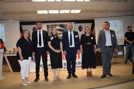 Eğitim İş'ten yetkili sendikaya ironik gönderme