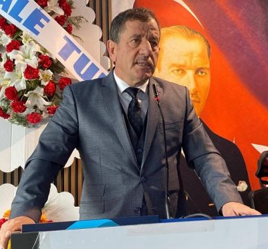 Taksiciler ve Minibüsçiler Odası'nda "Gayretli" güven tazeledi