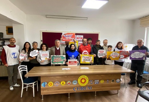 Eğitim-Sen çalışanları, iş bırakma eyleminde…