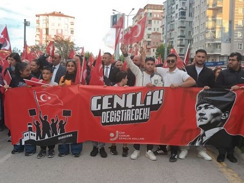 CHP'den meşaleli 'Ata'ya yürüyüş!