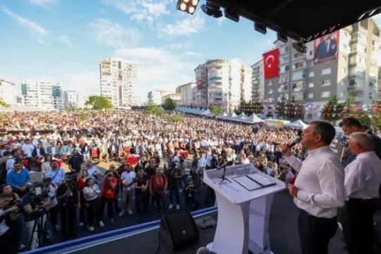 Özgür Özel, Mamak'ta Yaşam Merkezi temeli attı