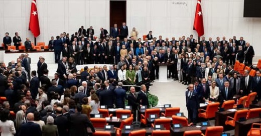 Çerçeve yasa 'rekor' oyla Meclis'ten geçti:
