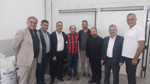 Yeni Parti sahaya indi:Esnafın derdini dinledi