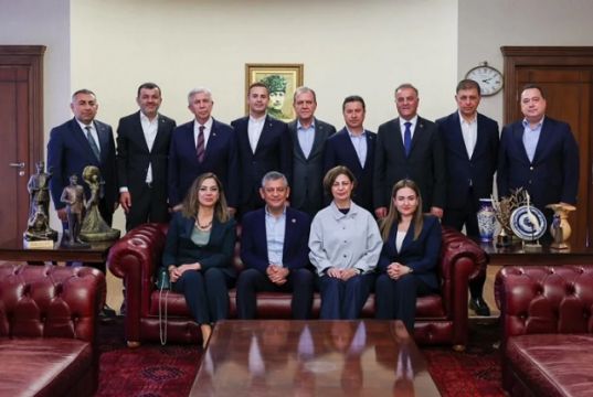 3 ay önce Özel'in yanında duran başkanlar şimdi nerede?