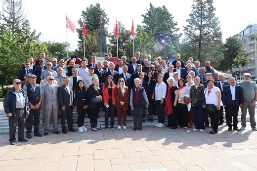 Yeni Partililer Ata'nın huzuruna çıktı