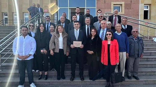 Hamdullah Uğur Yağmur mazbatasını aldı